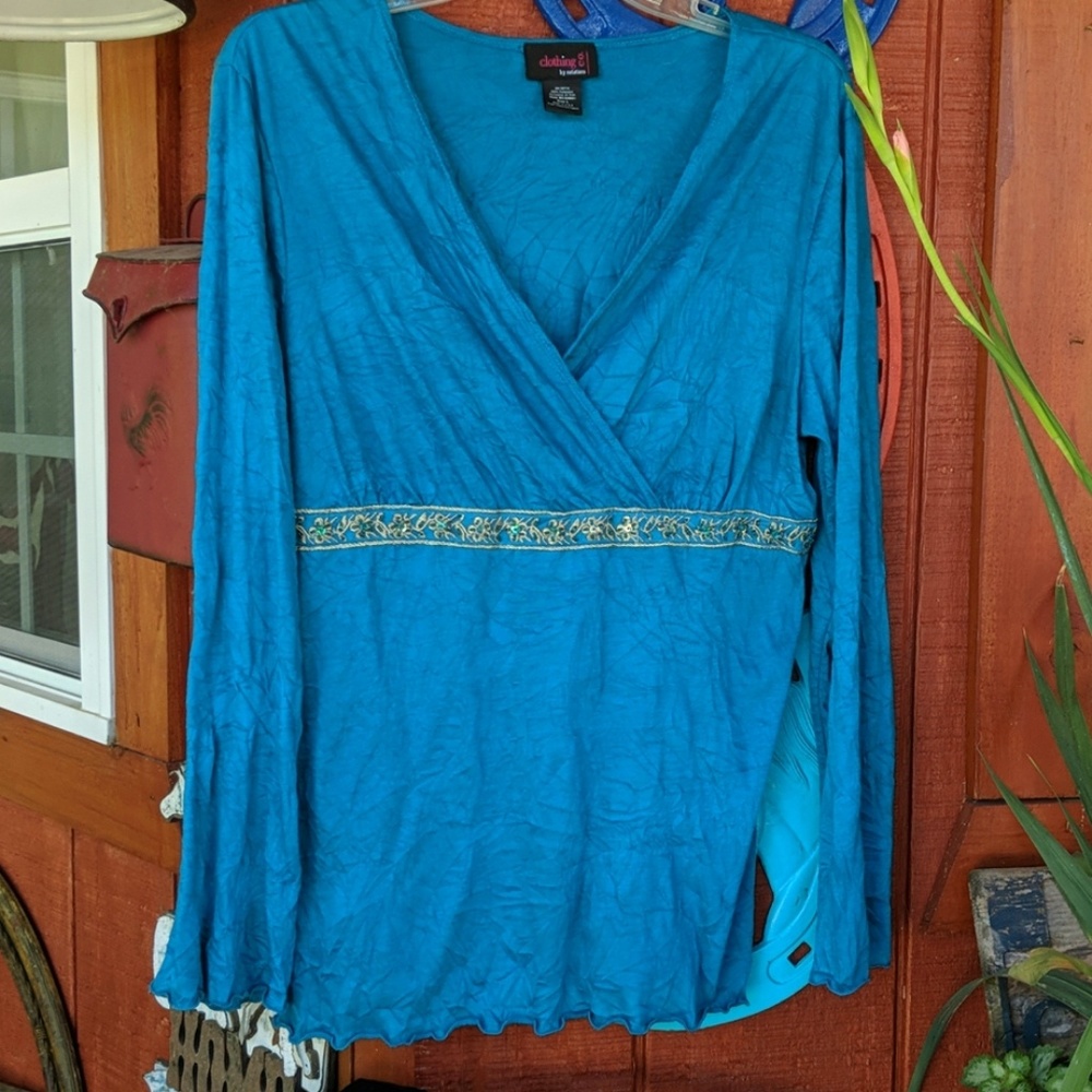 Ladies comfy Turquoise top with gold bling!!